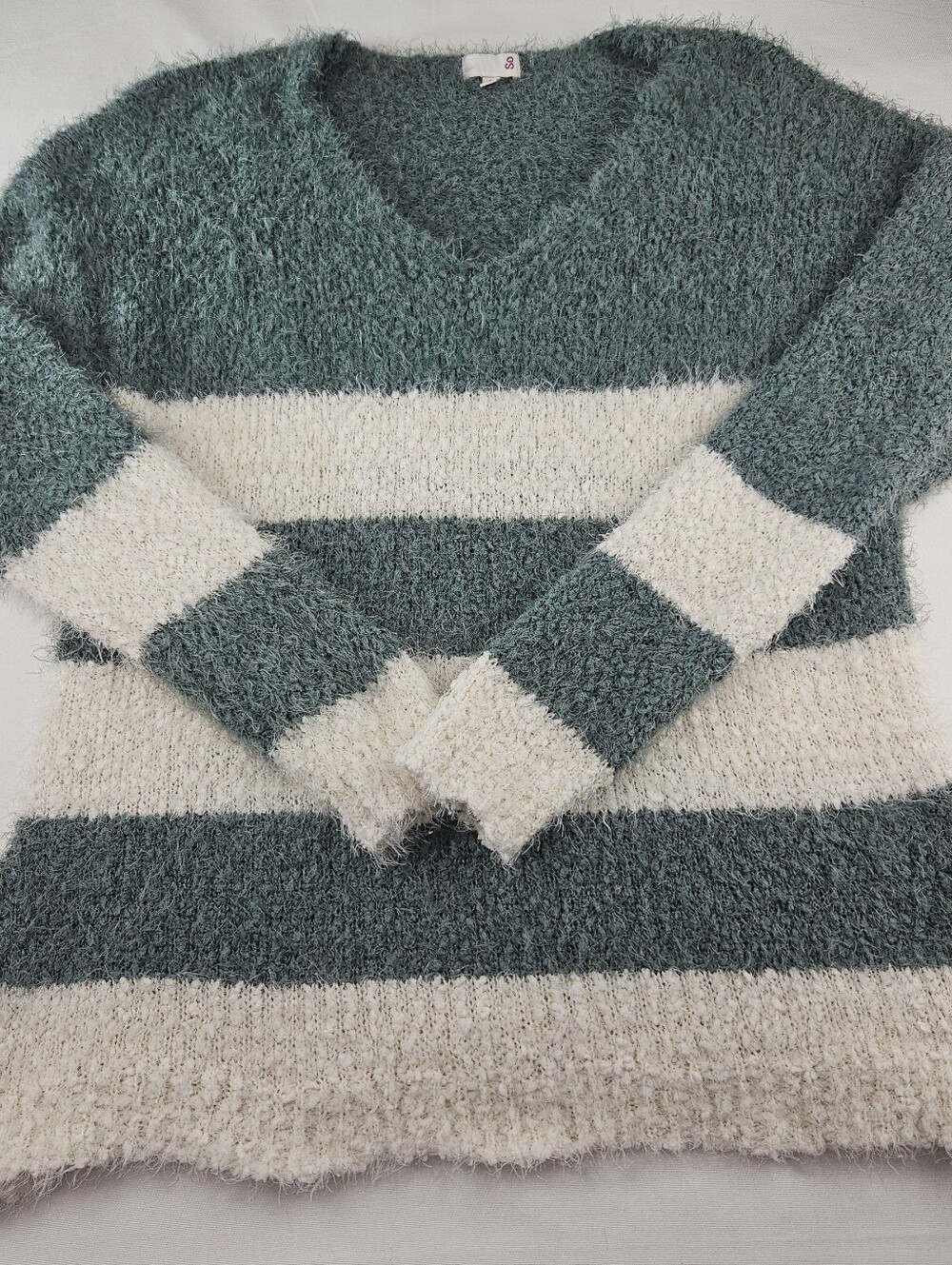 SO Sweater Women's Green White Striped Fuzzy Soft Cozy Pullover V-Neck Size L